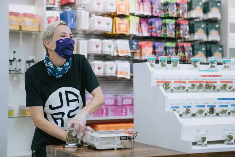 jarscannabis 1 768x512